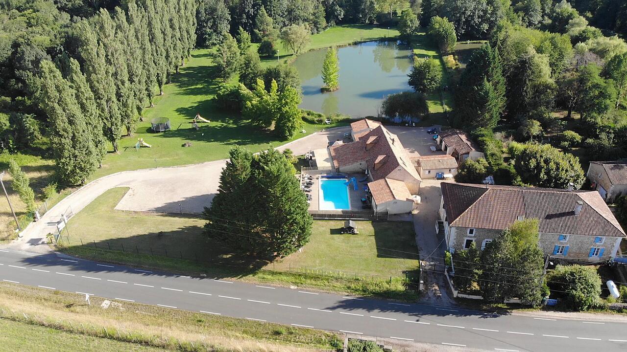 Le Domaine de L'étang de Sandanet Issac Exterior foto