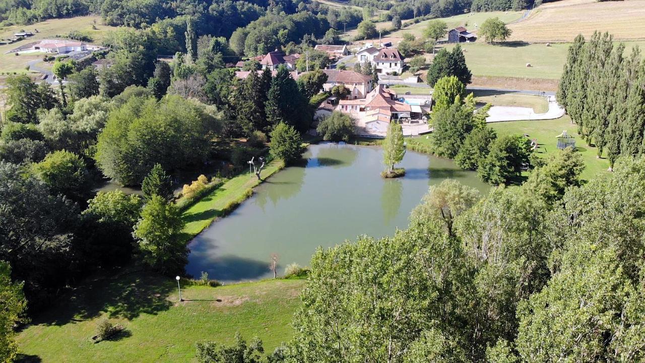 Le Domaine de L'étang de Sandanet Issac Exterior foto